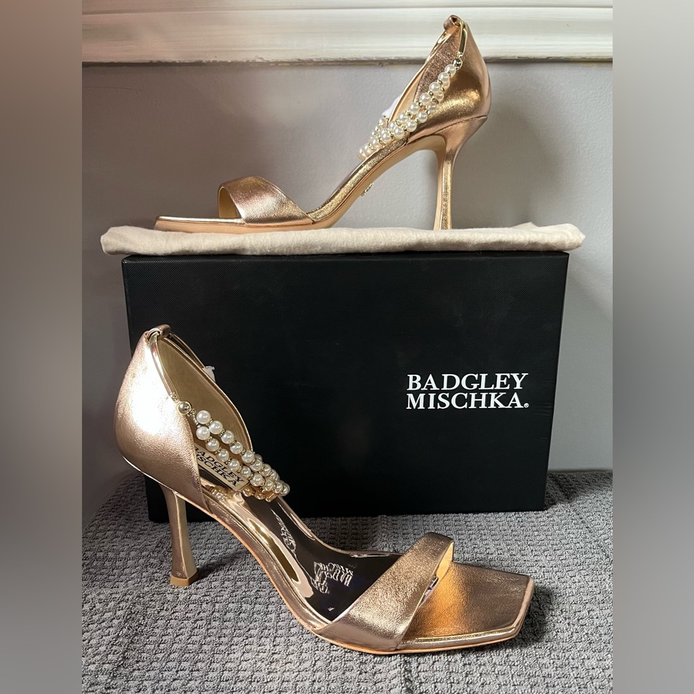 Badgley Mischka Sandals